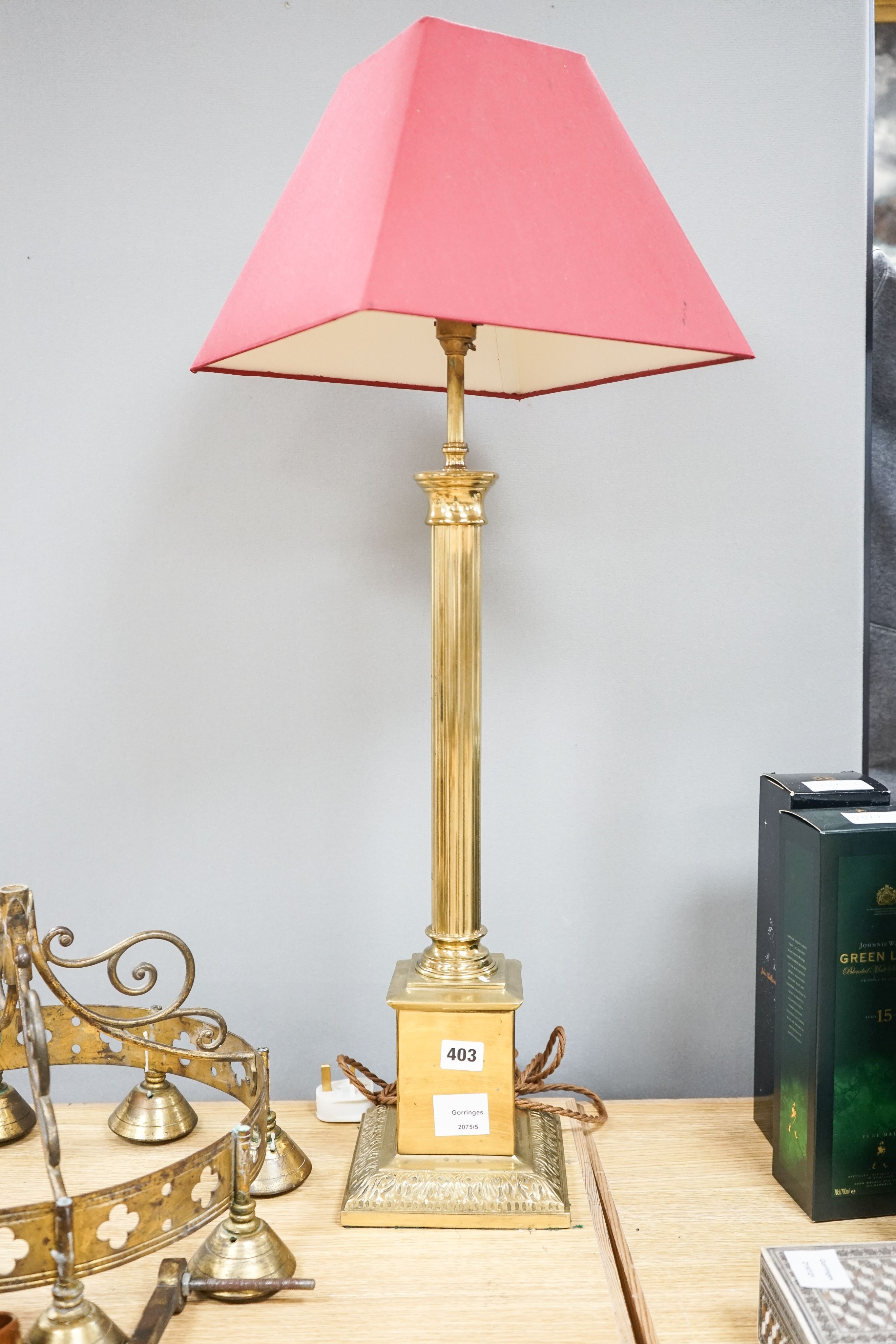 A brass Corinthian column table lamp with shade 83cm incl shade